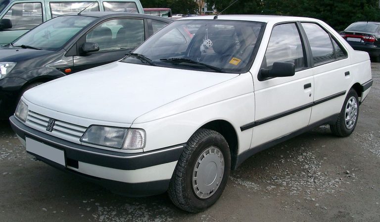 La casa automobilistica Peugeot presenta el modelo 405. Era el 1987