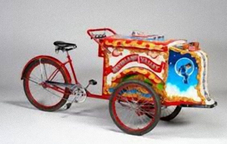 Del pasado al futuro. Vuelve el heladero en bicicleta!