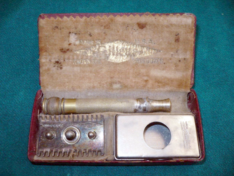 Una maquina antigua de afeitar Gillette